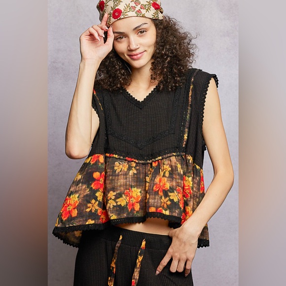 POL Lace Detail Floral Cropped Ruffled Top🆕 - Picture 7 of 7